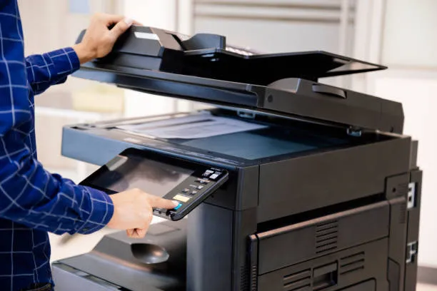 Man met printer